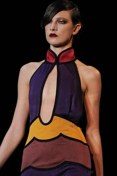Look 75